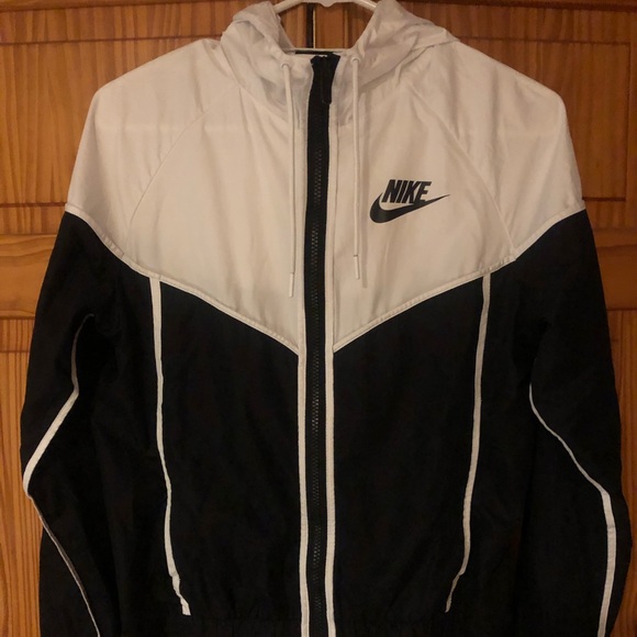 Nike Jackets & Blazers - Women’s Black/White Woven Nike Windbreaker